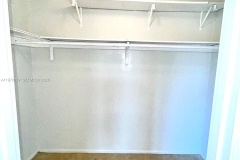 Townhouse in Miami, Florida 3 bedrooms, 161.37 sq.m. № 2030886 - photo 15