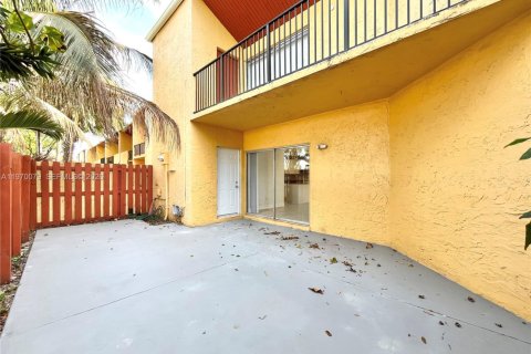 Townhouse in Miami, Florida 3 bedrooms, 161.37 sq.m. № 2030886 - photo 19