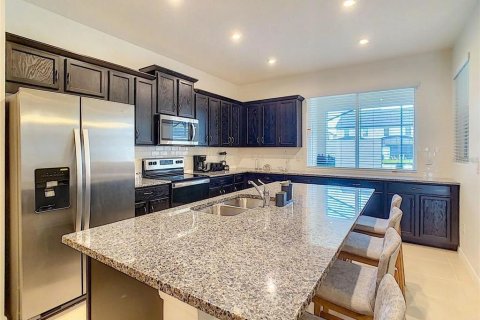 Adosado en venta en Kissimmee, Florida, 4 dormitorios, 194.17 m2 № 1517980 - foto 14