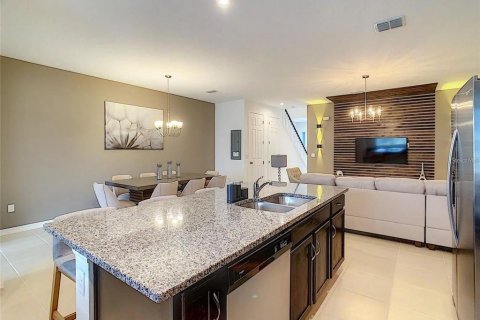 Adosado en venta en Kissimmee, Florida, 4 dormitorios, 194.17 m2 № 1517980 - foto 16