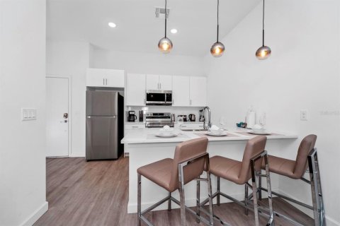 Townhouse in Davenport, Florida 4 bedrooms, 187.66 sq.m. № 1768017 - photo 10