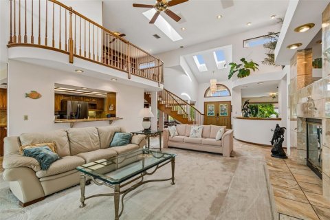 House in Tampa, Florida 4 bedrooms, 302.77 sq.m. № 2215806 - photo 23