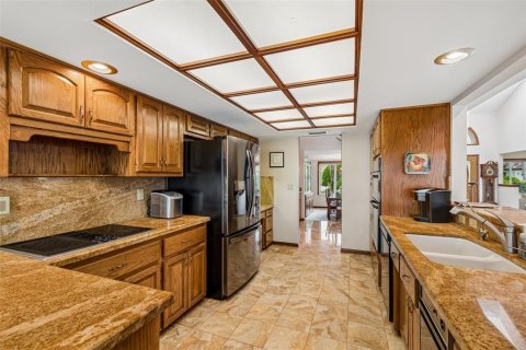 House in Tampa, Florida 4 bedrooms, 302.77 sq.m. № 2215806 - photo 27