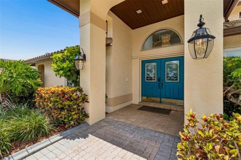 House in Tampa, Florida 4 bedrooms, 302.77 sq.m. № 2215806 - photo 7