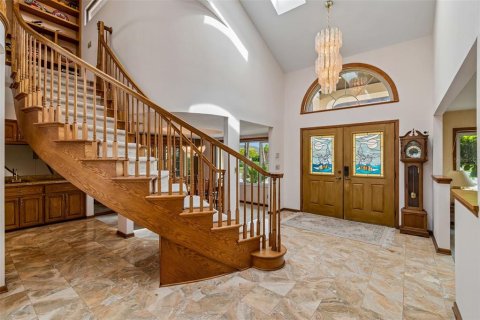 House in Tampa, Florida 4 bedrooms, 302.77 sq.m. № 2215806 - photo 10