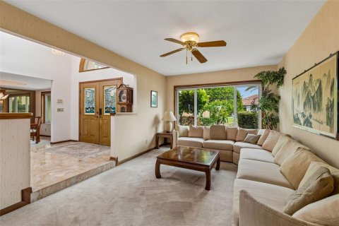 House in Tampa, Florida 4 bedrooms, 302.77 sq.m. № 2215806 - photo 12