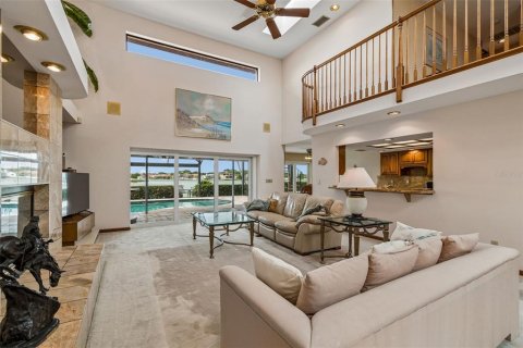 House in Tampa, Florida 4 bedrooms, 302.77 sq.m. № 2215806 - photo 19