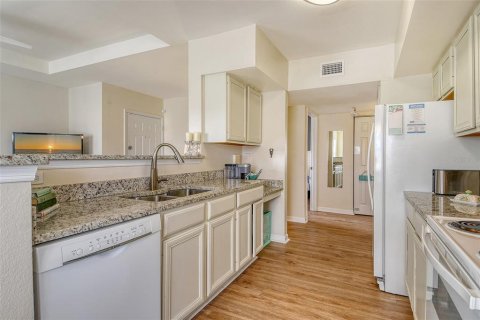 Condo in Sarasota, Florida, 3 bedrooms № 2156738 - photo 13