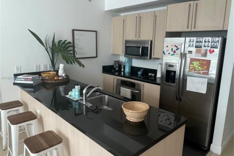 Снять в аренду кондоминиум в Майами, Флорида 2 спальни, 95.13м2, № 2079909 - фото 9