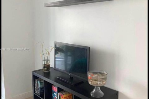 Снять в аренду кондоминиум в Майами, Флорида 2 спальни, 95.13м2, № 2079909 - фото 18