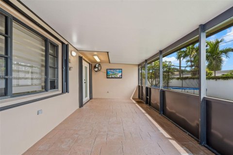 Купить виллу или дом в Майами, Флорида 3 спальни, 133.78м2, № 1887983 - фото 29