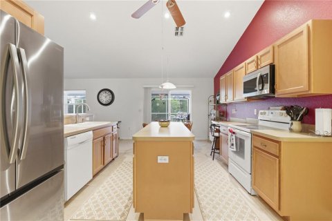 House in Weeki Wachee, Florida 3 bedrooms, 181.62 sq.m. № 2122477 - photo 16
