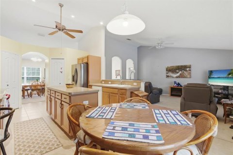 House in Weeki Wachee, Florida 3 bedrooms, 181.62 sq.m. № 2122477 - photo 21