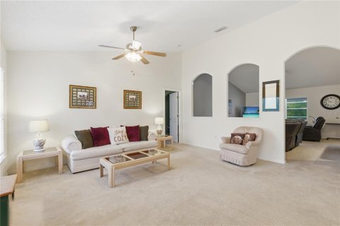 House in Weeki Wachee, Florida 3 bedrooms, 181.62 sq.m. № 2122477 - photo 2