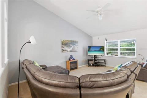 House in Weeki Wachee, Florida 3 bedrooms, 181.62 sq.m. № 2122477 - photo 14