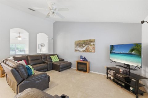 House in Weeki Wachee, Florida 3 bedrooms, 181.62 sq.m. № 2122477 - photo 13