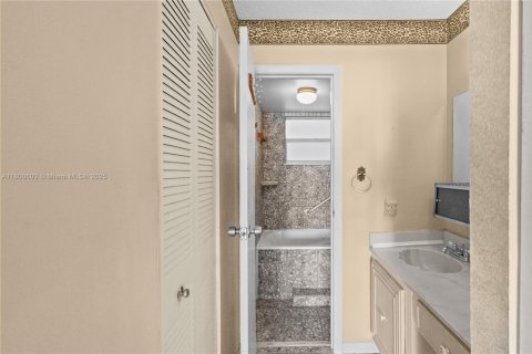 Copropriété à vendre à Tamarac, Floride: 1 chambre, 74.32 m2 № 2048515 - photo 19