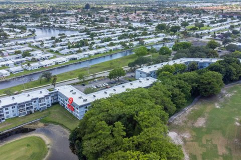 Copropriété à vendre à Tamarac, Floride: 1 chambre, 74.32 m2 № 2048515 - photo 22