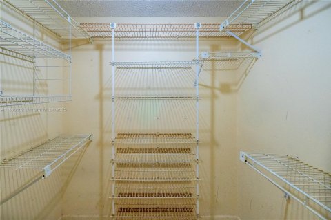 Copropriété à vendre à Tamarac, Floride: 1 chambre, 74.32 m2 № 2048515 - photo 17