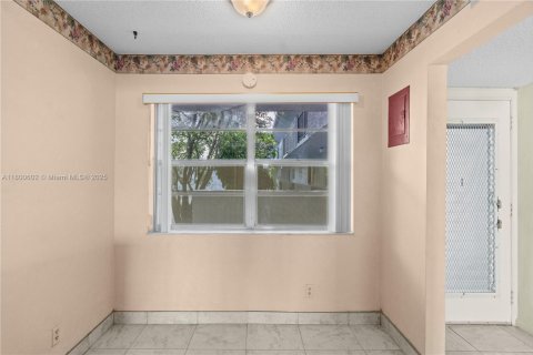 Copropriété à vendre à Tamarac, Floride: 1 chambre, 74.32 m2 № 2048515 - photo 12