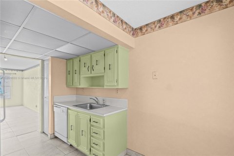 Copropriété à vendre à Tamarac, Floride: 1 chambre, 74.32 m2 № 2048515 - photo 11