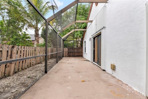 House in North Lauderdale, Florida 3 bedrooms, 126.16 sq.m. № 2013392 - photo 13