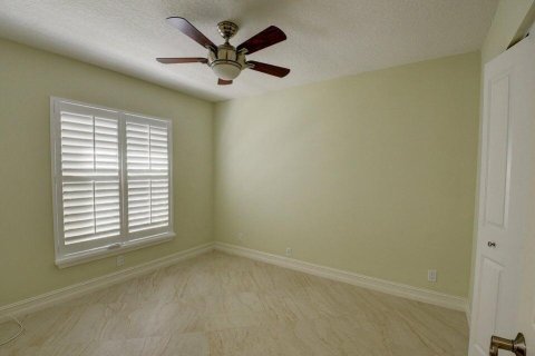 House in Boca Raton, Florida 3 bedrooms, 166.76 sq.m. № 2185399 - photo 15