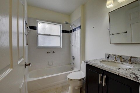 House in Boca Raton, Florida 3 bedrooms, 166.76 sq.m. № 2185399 - photo 16