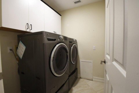 House in Boca Raton, Florida 3 bedrooms, 166.76 sq.m. № 2185399 - photo 17