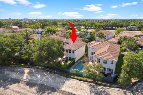 Купить виллу или дом в Норт-Майами-Бич, Флорида 5 спален, 444.07м2, № 1935480 - фото 27