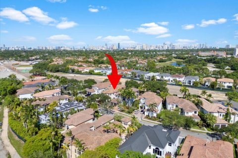 Купить виллу или дом в Норт-Майами-Бич, Флорида 5 спален, 444.07м2, № 1935480 - фото 24