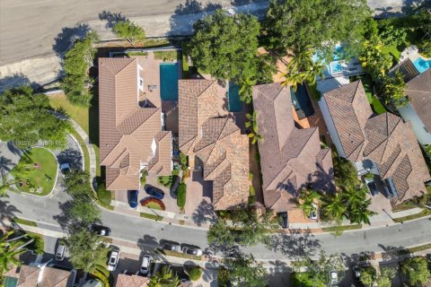 Купить виллу или дом в Норт-Майами-Бич, Флорида 5 спален, 444.07м2, № 1935480 - фото 22