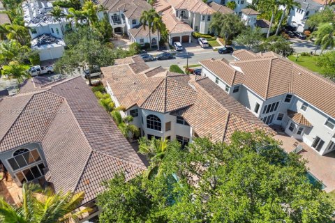 Купить виллу или дом в Норт-Майами-Бич, Флорида 5 спален, 444.07м2, № 1935480 - фото 15