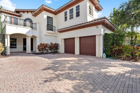 Купить виллу или дом в Норт-Майами-Бич, Флорида 5 спален, 444.07м2, № 1935480 - фото 6