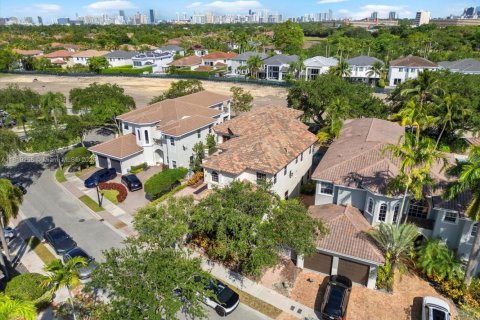 Купить виллу или дом в Норт-Майами-Бич, Флорида 5 спален, 444.07м2, № 1935480 - фото 14