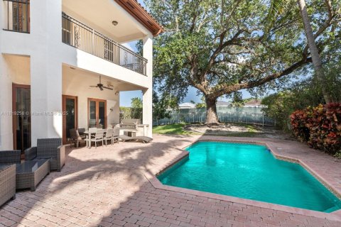 Купить виллу или дом в Норт-Майами-Бич, Флорида 5 спален, 444.07м2, № 1935480 - фото 3