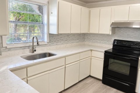 Villa ou maison à louer à Largo, Floride: 2 chambres, 79.9 m2 № 2416268 - photo 7
