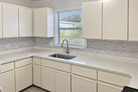 Villa ou maison à louer à Largo, Floride: 2 chambres, 79.9 m2 № 2416268 - photo 16