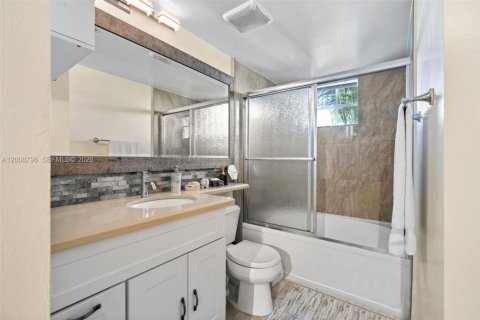 Apartment in Sunny Isles Beach, Florida 1 bedroom, 62.52 sq.m. № 2073167 - photo 12