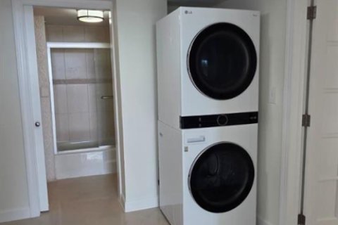 Купить кондоминиум в Майами, Флорида 3 комнаты, 155.52м2, № 2082948 - фото 12