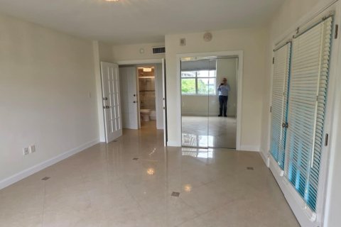 Купить кондоминиум в Майами, Флорида 3 комнаты, 155.52м2, № 2082948 - фото 9