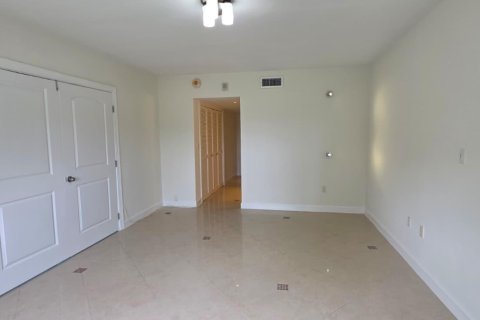 Купить кондоминиум в Майами, Флорида 3 комнаты, 155.52м2, № 2082948 - фото 5