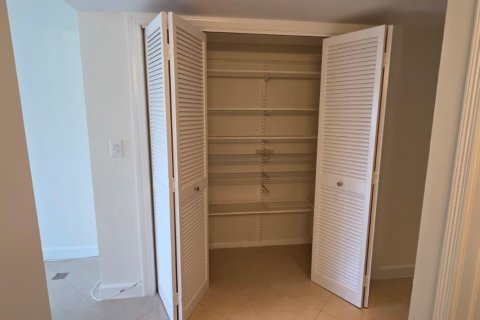 Купить кондоминиум в Майами, Флорида 3 комнаты, 155.52м2, № 2082948 - фото 14