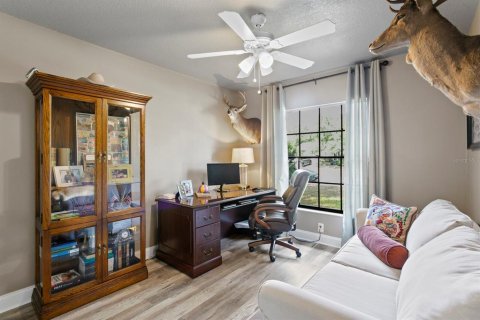 House in Temple Terrace, Florida 4 bedrooms, 185.8 sq.m. № 1680845 - photo 26