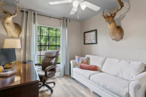 House in Temple Terrace, Florida 4 bedrooms, 185.8 sq.m. № 1680845 - photo 25