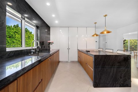 Купить виллу или дом в Пайнкрест, Флорида 4 спальни, 296.45м2, № 1972869 - фото 9