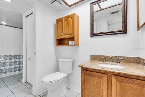 Condo in Tampa, Florida, 1 bedroom  № 1831158 - photo 13