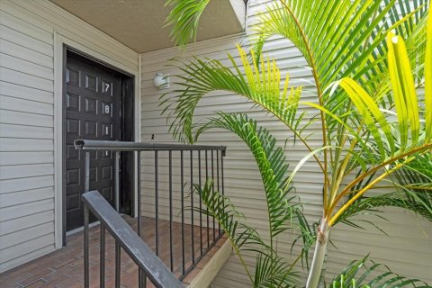 Condo in Tampa, Florida, 1 bedroom  № 1831158 - photo 2