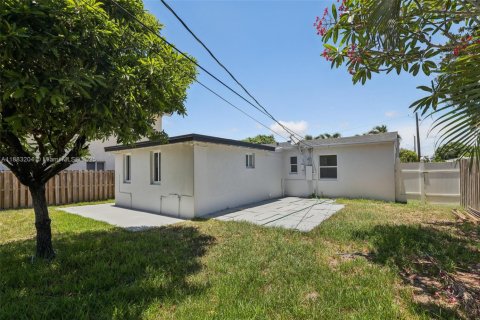 Купить виллу или дом в Форт-Лодердейл, Флорида 3 спальни, 110.93м2, № 1932092 - фото 9