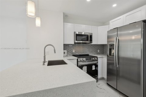 Купить виллу или дом в Форт-Лодердейл, Флорида 3 спальни, 110.93м2, № 1932092 - фото 20